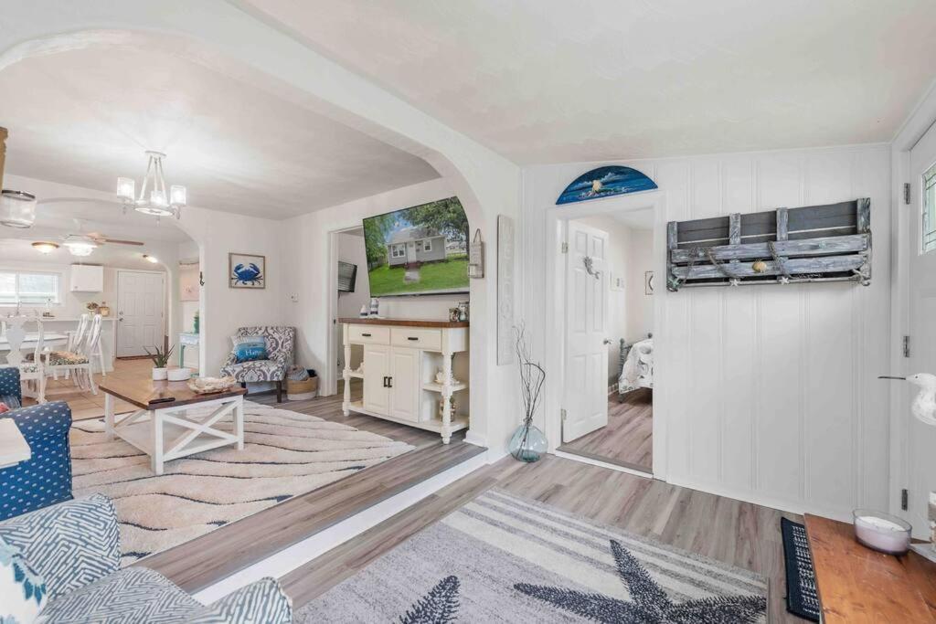Beach Bungalow - 1 Block To Beach - Pets Welcome! Norfolk Luaran gambar