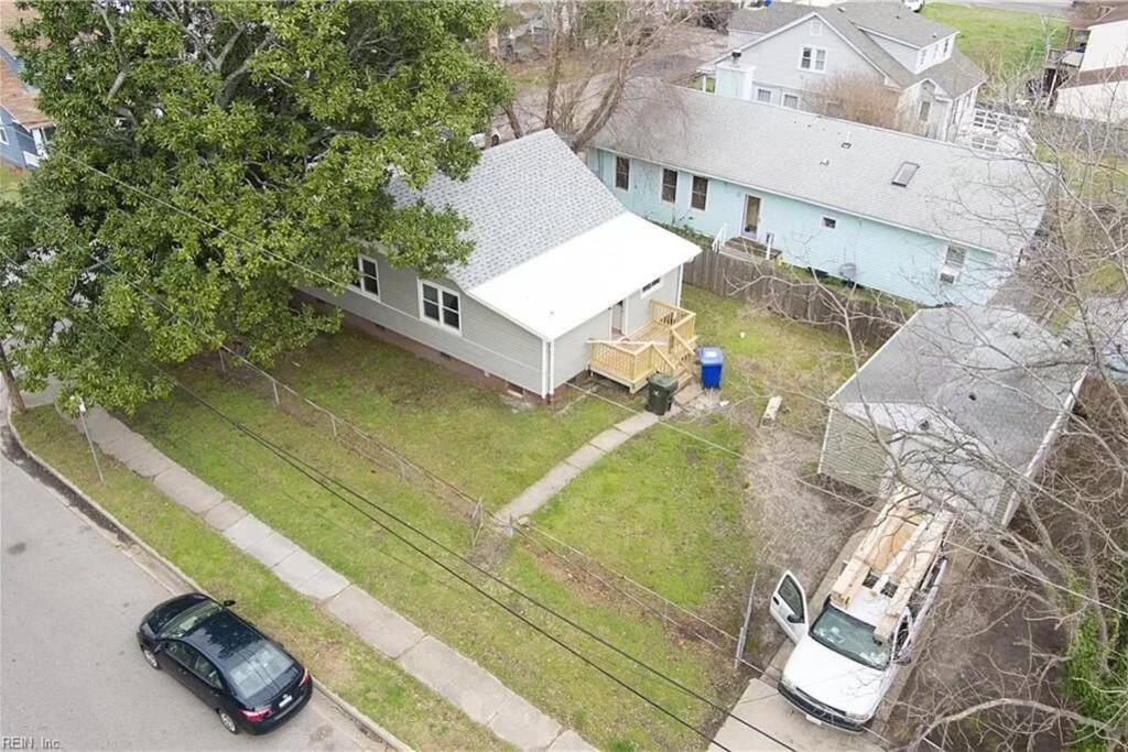 Beach Bungalow - 1 Block To Beach - Pets Welcome! Norfolk Luaran gambar