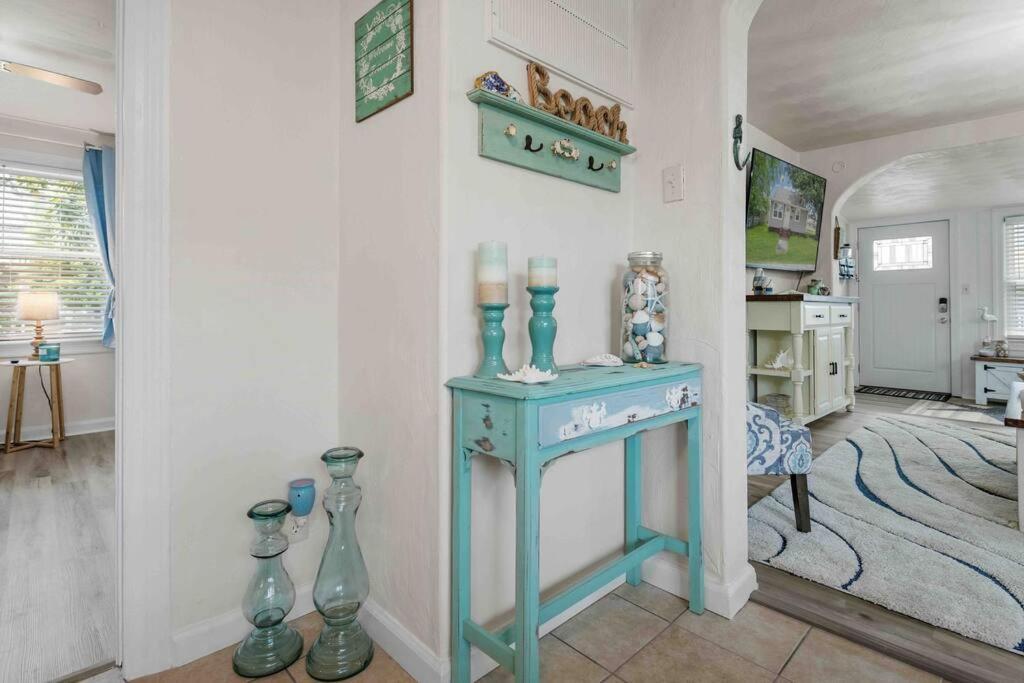 Beach Bungalow - 1 Block To Beach - Pets Welcome! Norfolk Luaran gambar